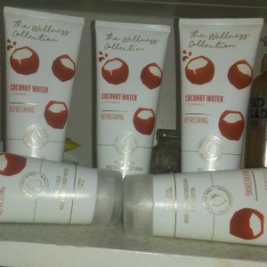 Coconut Water (The Wellness Collection)